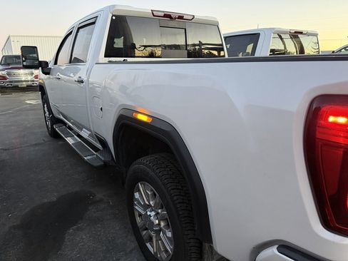 Used 2023 GMC Sierra 2500 Denali w/ Denali Ultimate Package image 10