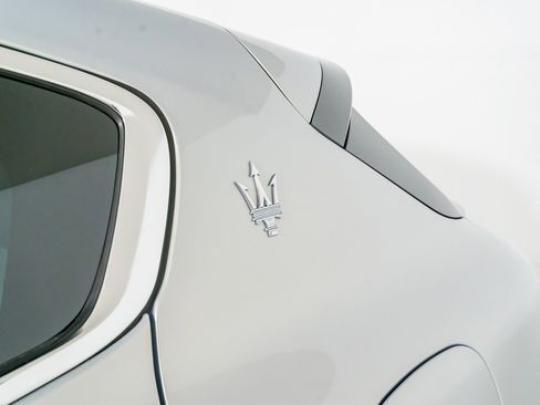 Used 2024 Maserati Grecale GT image 39