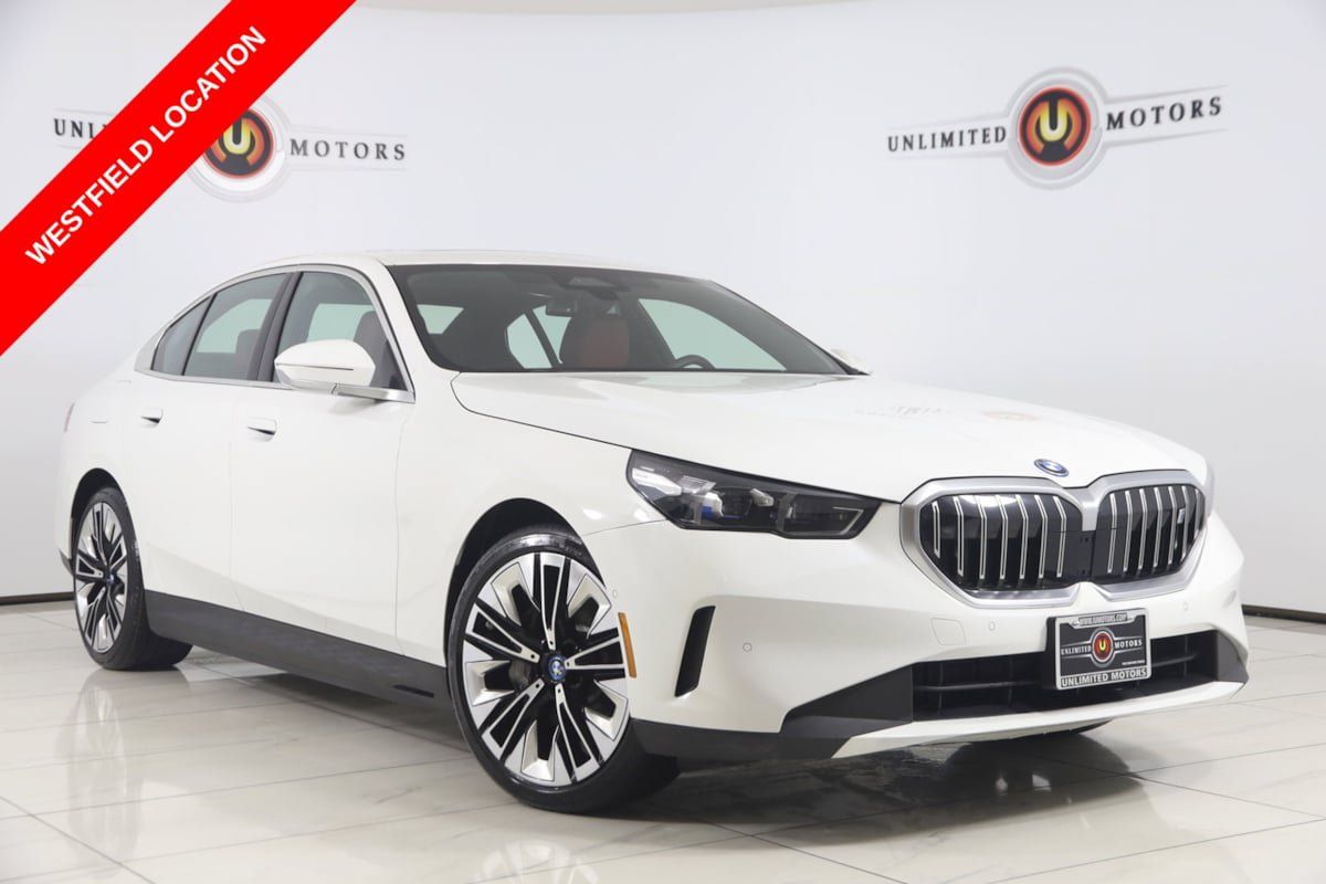 Used 2024 BMW i5 eDrive40i w/ Convenience Package RWD image 1