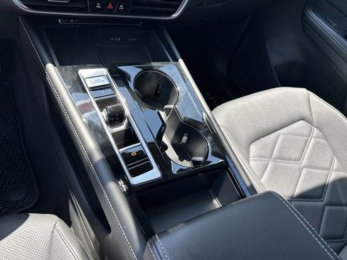 Used 2024 Volkswagen Atlas SE FWD image 36