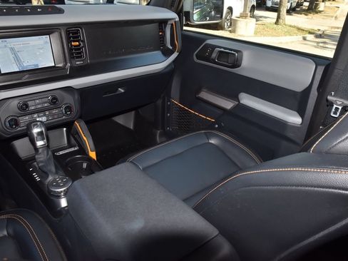 Certified 2023 Ford Bronco Badlands w/ Sasquatch Package AWD/4WD image 17