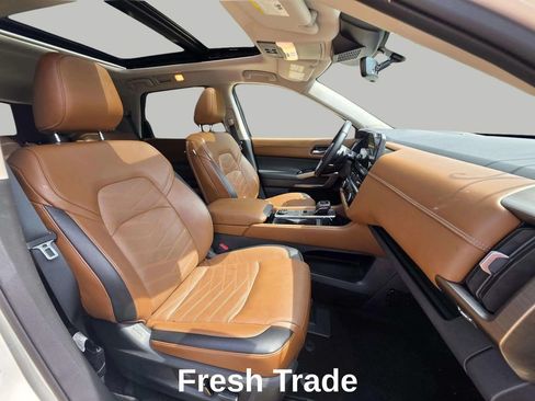 Used 2023 Nissan Pathfinder Platinum w/ Lighting Package (N93) AWD/4WD image 13
