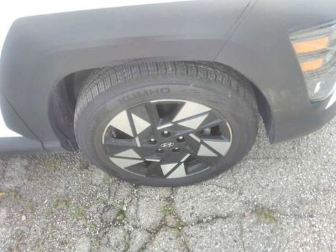Used 2024 Hyundai Kona SEL FWD image 5