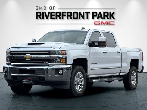 Used 2019 Chevrolet Silverado 3500 LTZ w/ Duramax Plus Package image 7