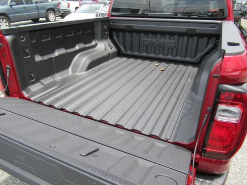 New 2026 GMC Canyon Elevation w/ Convenience Package RWD image 31