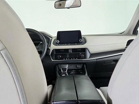 Used 2023 Nissan Rogue SV image 13