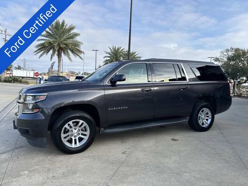 Used 2017 Chevrolet Suburban LT image 4