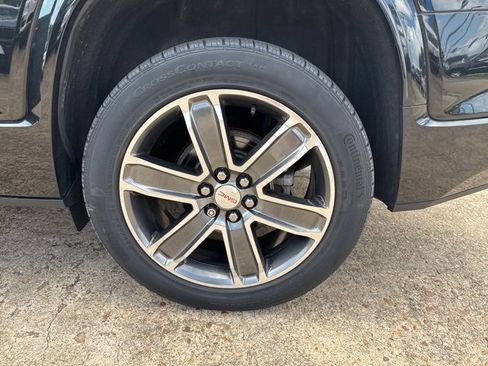 Used 2018 GMC Acadia Denali w/ Technology Package image 38