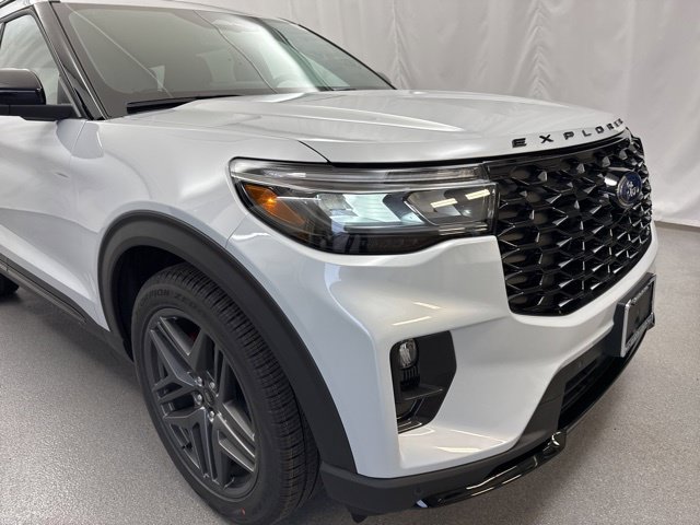 New 2026 Ford Explorer ST w/ Sun And Sound Package AWD/4WD image 3