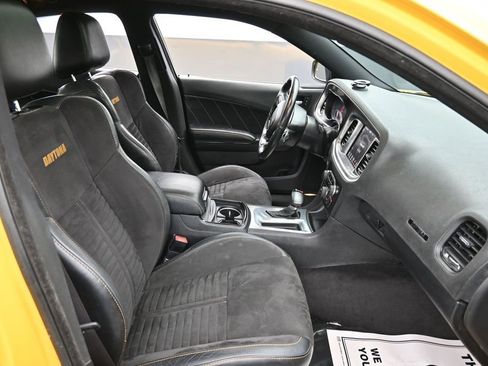Used 2017 Dodge Charger R/T RWD image 35