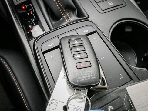 Used 2025 Lexus IS 500 image 36