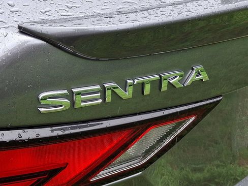 Used 2022 Nissan Sentra SR w/ Trunk Package FWD image 5