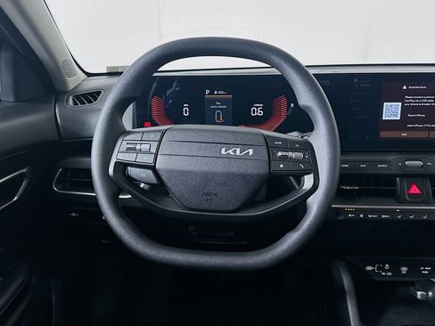 Used 2025 Kia K4 LXS image 18