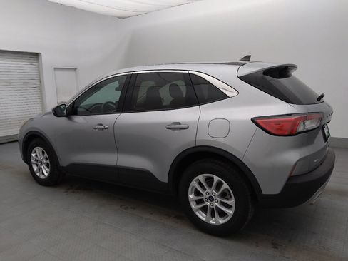 Used 2021 Ford Escape SE image 3