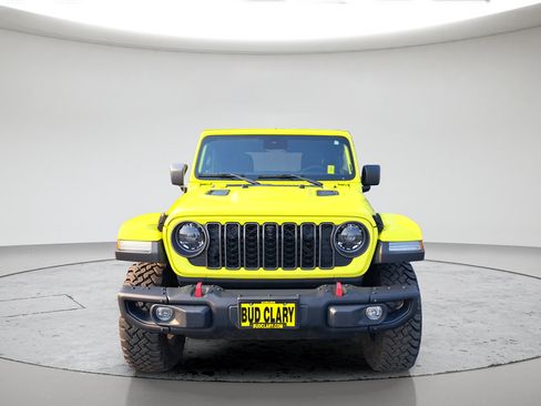 Used 2024 Jeep Gladiator Rubicon AWD/4WD image 8