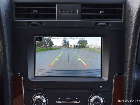 Used 2017 Lincoln Navigator Select AWD/4WD image 25