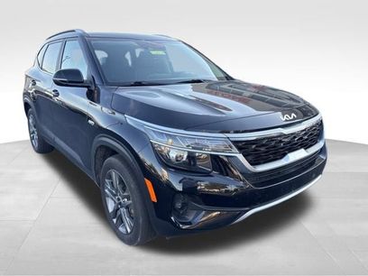 Used 2023 Kia Seltos S w/ Navigation Package