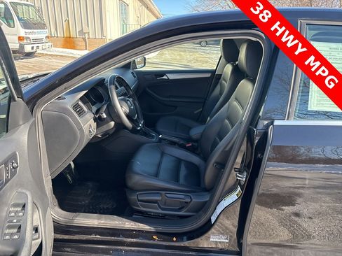 Used 2017 Volkswagen Jetta SE image 21