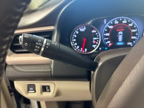 Used 2018 GMC Acadia Denali w/ Technology Package AWD/4WD image 11