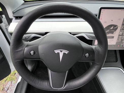 Used 2023 Tesla Model Y Long Range AWD/4WD image 35