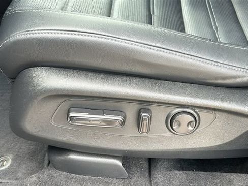 Used 2024 Honda CR-V EX-L image 11