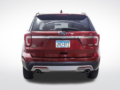 Used 2017 Ford Explorer XLT AWD/4WD image 4