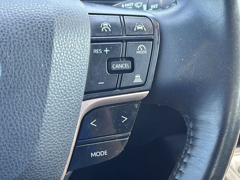 Used 2023 Toyota Crown AWD/4WD image 27