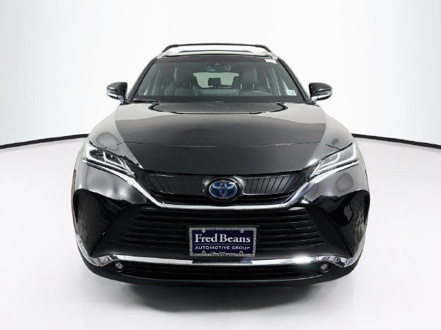 Used 2024 Toyota Venza XLE AWD/4WD image 2