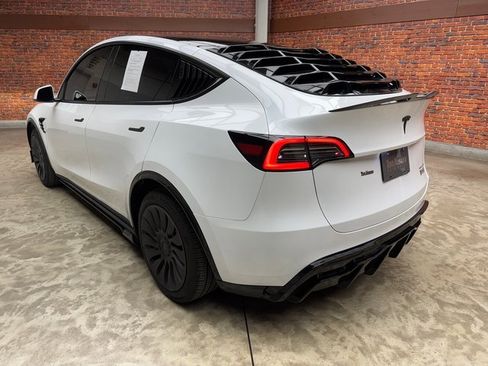 Used 2024 Tesla Model Y Long Range image 3