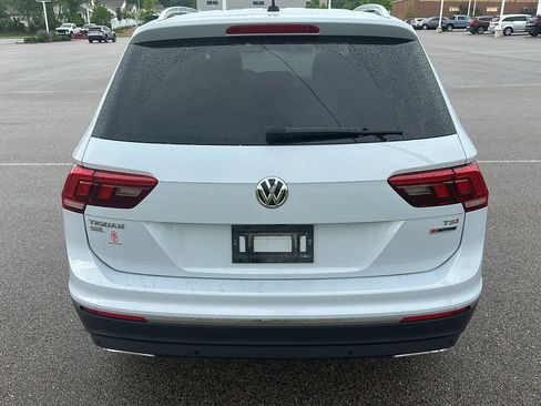 Used 2018 Volkswagen Tiguan SEL Premium AWD/4WD image 4