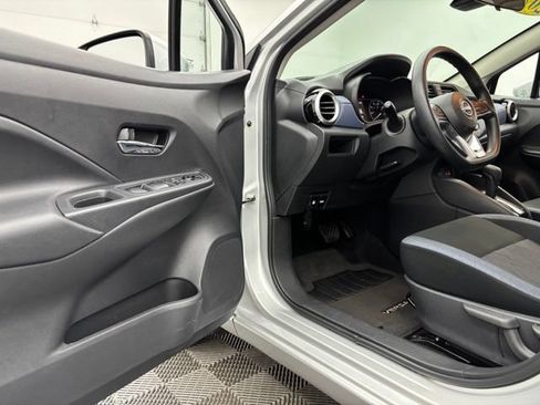 Used 2024 Nissan Versa SV FWD image 13