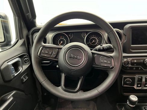 Used 2023 Jeep Wrangler Willys image 14