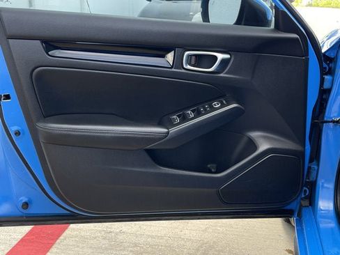 Used 2022 Honda Civic Sport Touring image 9