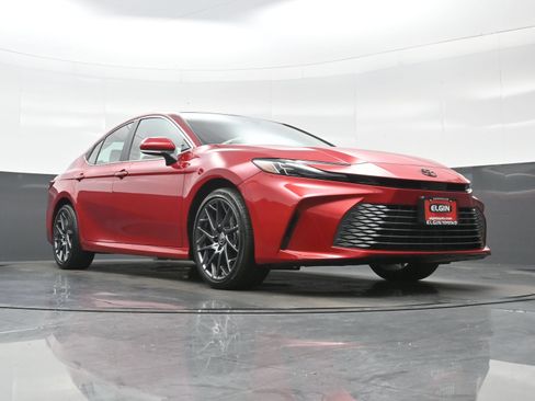 Used 2026 Toyota Camry XLE AWD/4WD image 28