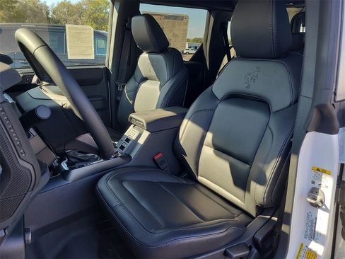 New 2025 Ford Bronco Badlands image 16