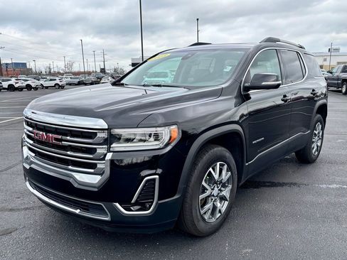 Used 2023 GMC Acadia SLT w/ Preferred Package FWD image 3