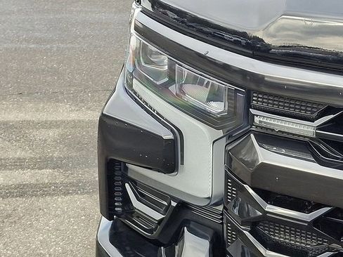 Used 2024 Chevrolet Silverado 1500 ZR2 image 11