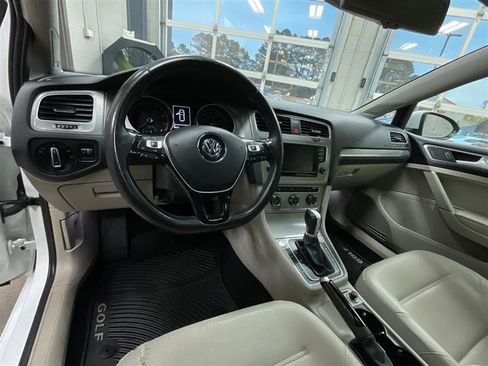 Used 2016 Volkswagen Golf 4-Door image 13