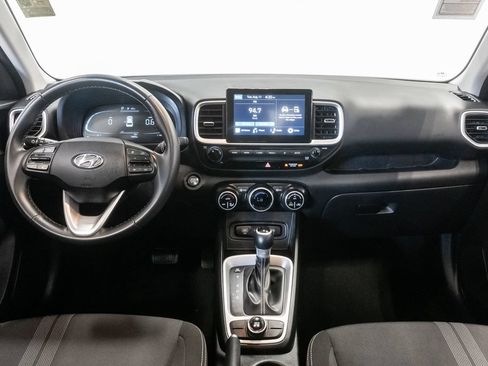 Used 2025 Hyundai Venue SEL FWD image 27
