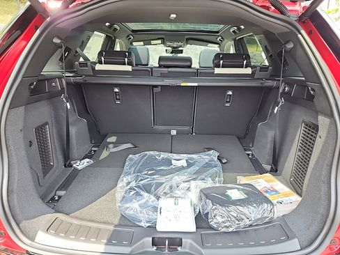 New 2024 Land Rover Discovery Sport Dynamic SE image 13