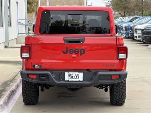 New 2025 Jeep Gladiator Sport image 6