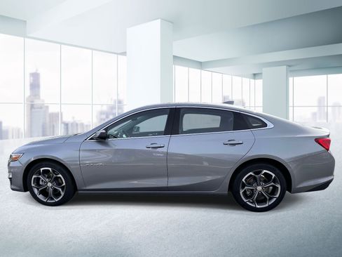 Used 2024 Chevrolet Malibu LT FWD image 2
