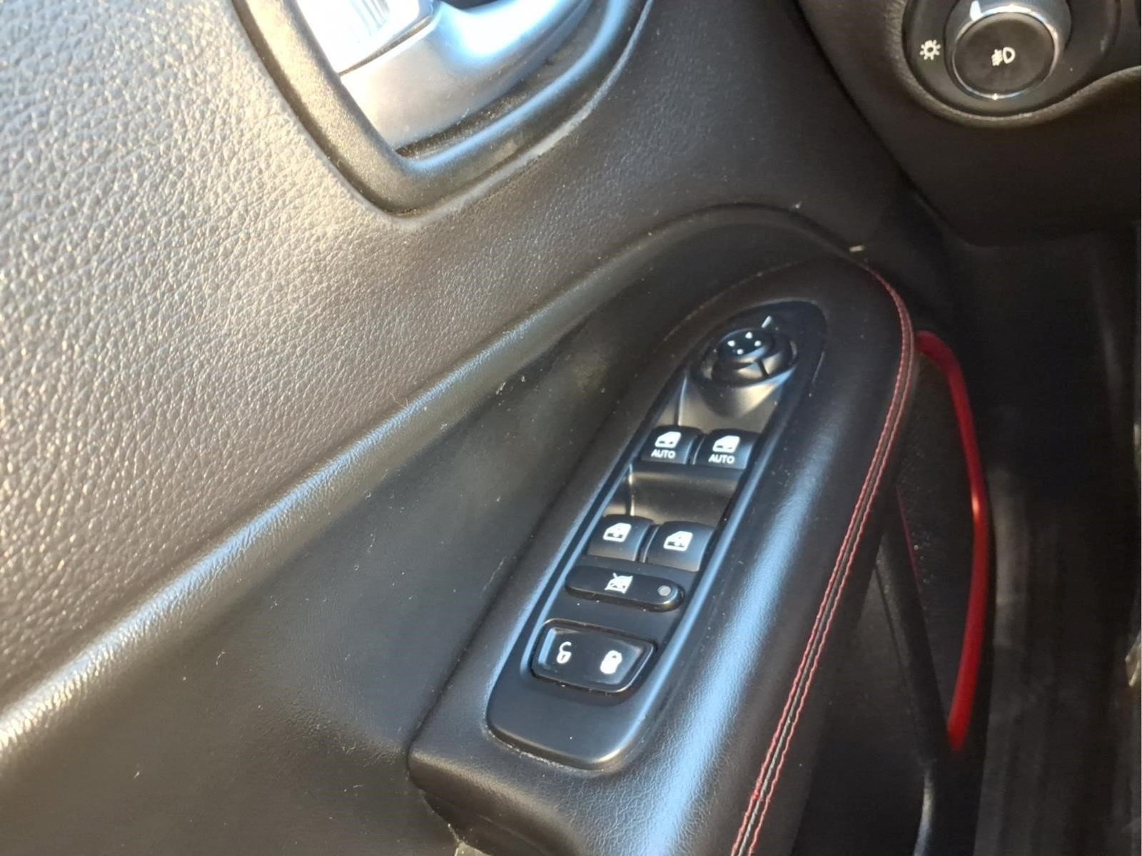 Used 2018 Jeep Compass Trailhawk AWD/4WD image 25