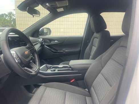 Used 2026 Chevrolet Equinox LT FWD image 11