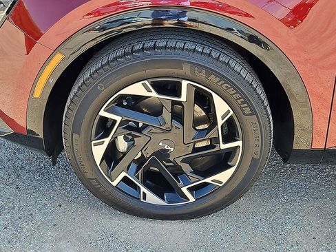 Used 2025 Kia Sportage SX image 13