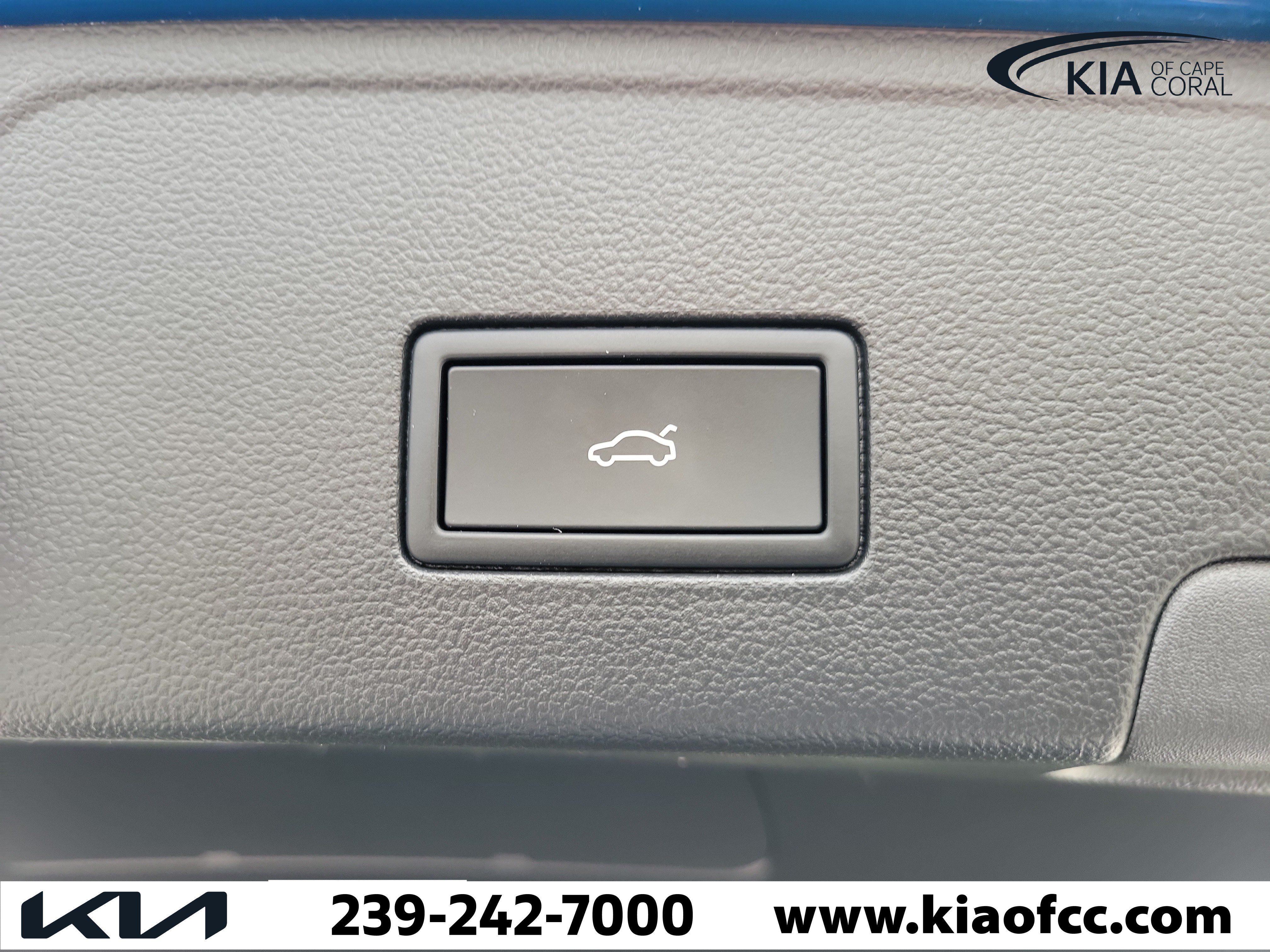 Used 2025 Volkswagen Atlas Cross Sport SEL Premium R-Line AWD/4WD image 12