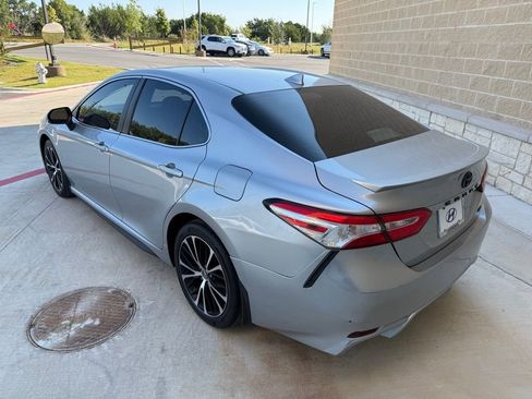 Used 2020 Toyota Camry SE image 7