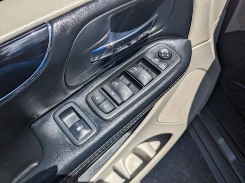 Used 2019 Dodge Grand Caravan SXT FWD image 10