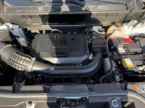 Used 2023 GMC Acadia SLT image 33