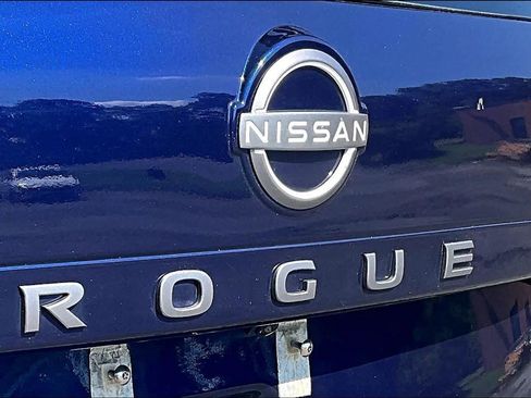 Used 2026 Nissan Rogue SL AWD/4WD image 10